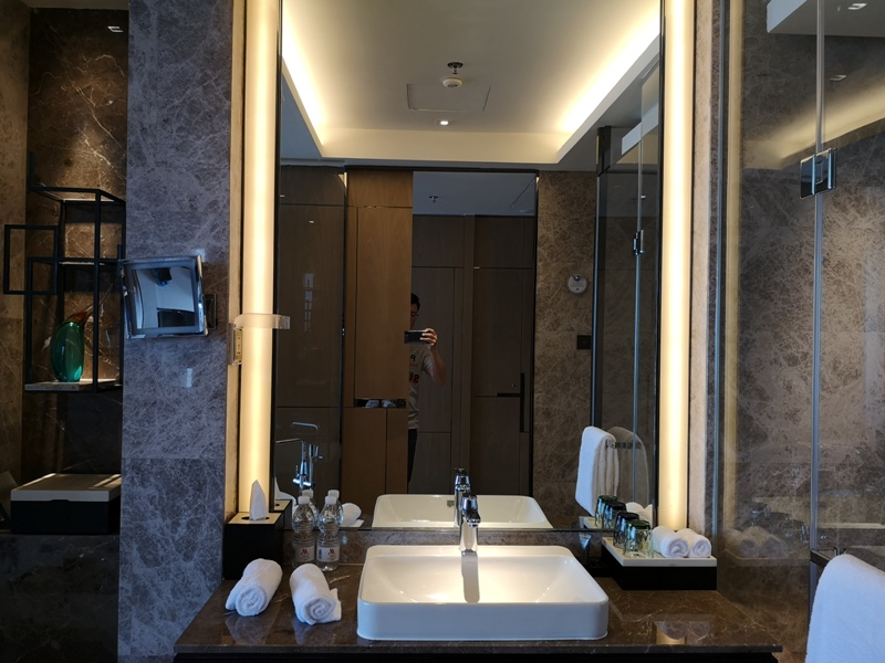 xiamenmarriott30 Xiamen-廈門泰地萬豪酒店 乾淨的發亮的窗戶與地板...新的就是好