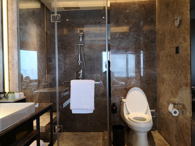 xiamenmarriott31 Xiamen-廈門泰地萬豪酒店 乾淨的發亮的窗戶與地板...新的就是好