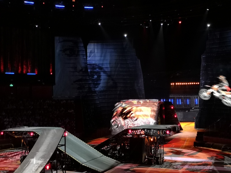 houseofdancingwater18 Macao-澳門晚間活動首選 太陽劇團水舞間 舞台設計超棒眼花撩亂的精采表演