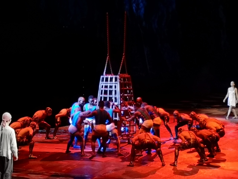 houseofdancingwater19 Macao-澳門晚間活動首選 太陽劇團水舞間 舞台設計超棒眼花撩亂的精采表演