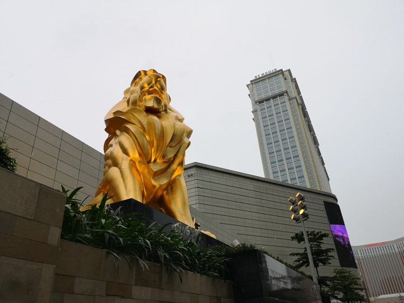 mgm03 Macao-澳門美獅美高梅MGM宛如美術館的購物中心 賭也要賭的優雅