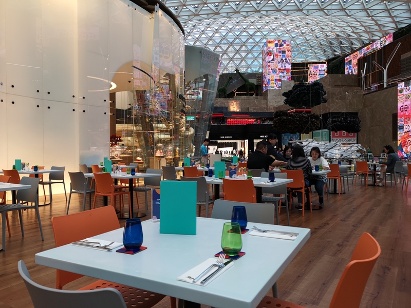 mgm15 Macao-澳門美獅美高梅MGM宛如美術館的購物中心 賭也要賭的優雅