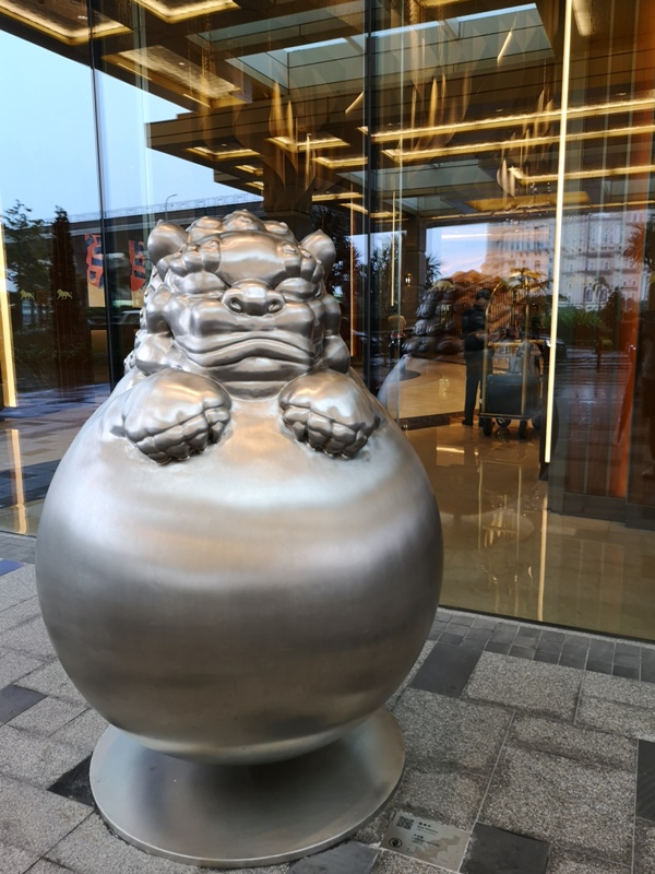 mgm27 Macao-澳門美獅美高梅MGM宛如美術館的購物中心 賭也要賭的優雅