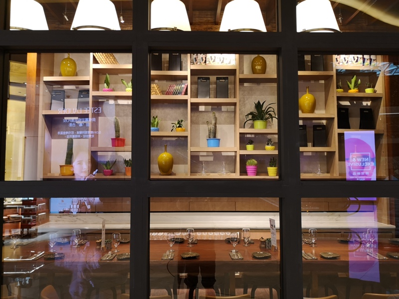 mgm34 Macao-澳門美獅美高梅MGM宛如美術館的購物中心 賭也要賭的優雅