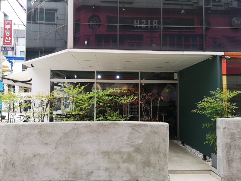 cafeel03 Seoul-Cafe El Cielo 男模幫你沖咖啡 首爾新沙洞時尚夢幻咖啡館