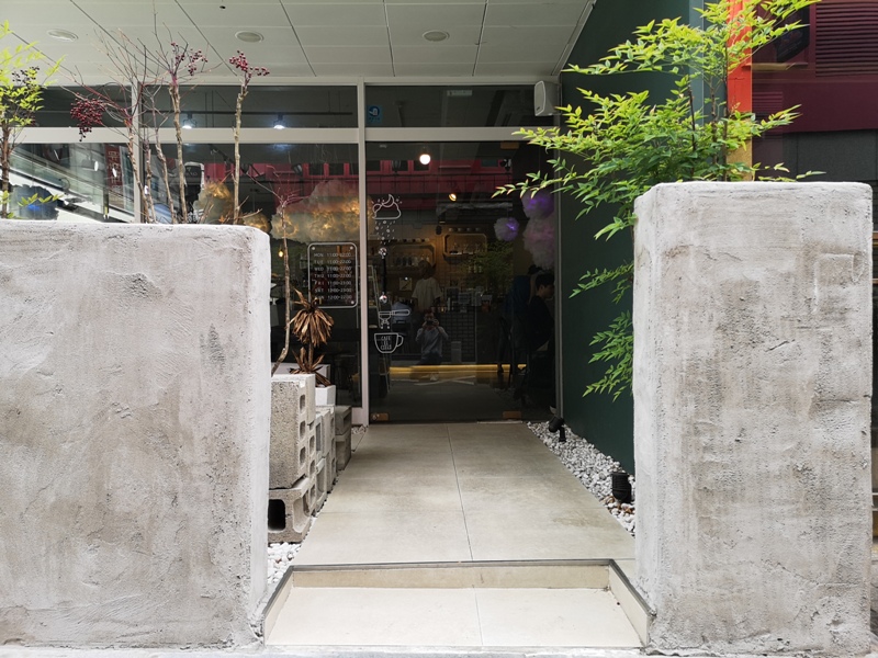 cafeel04 Seoul-Cafe El Cielo 男模幫你沖咖啡 首爾新沙洞時尚夢幻咖啡館