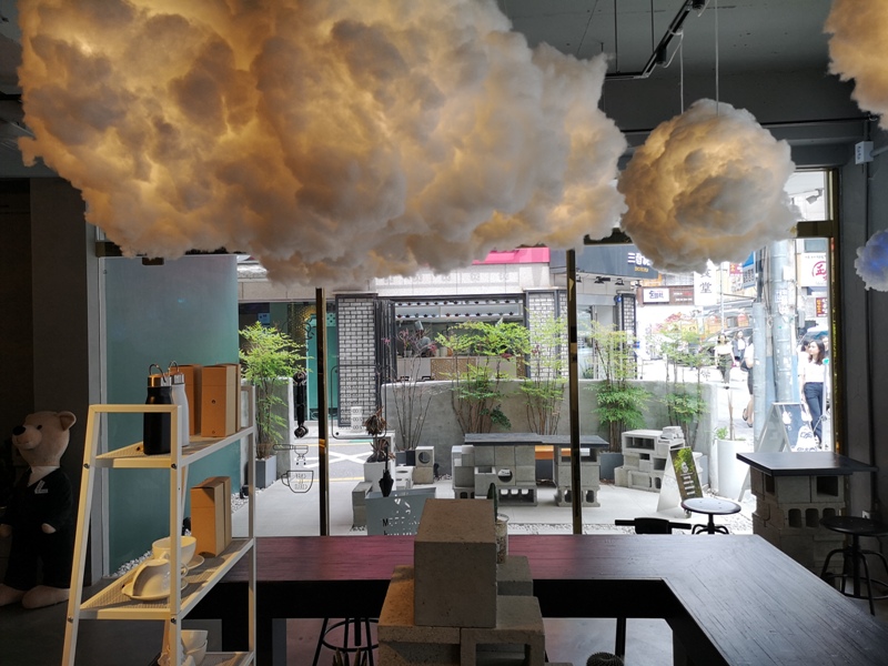 cafeel08 Seoul-Cafe El Cielo 男模幫你沖咖啡 首爾新沙洞時尚夢幻咖啡館