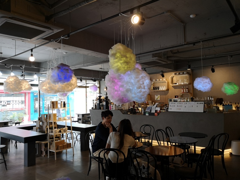 cafeel11 Seoul-Cafe El Cielo 男模幫你沖咖啡 首爾新沙洞時尚夢幻咖啡館