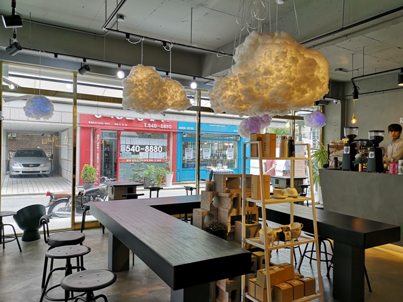 cafeel12 Seoul-Cafe El Cielo 男模幫你沖咖啡 首爾新沙洞時尚夢幻咖啡館