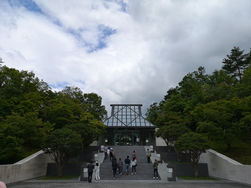 mihomuseum09 Shiga-滋賀Miho Museum美秀美術館 貝聿銘的桃花園 內外皆美的美術館