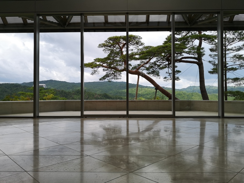 mihomuseum14 Shiga-滋賀Miho Museum美秀美術館 貝聿銘的桃花園 內外皆美的美術館