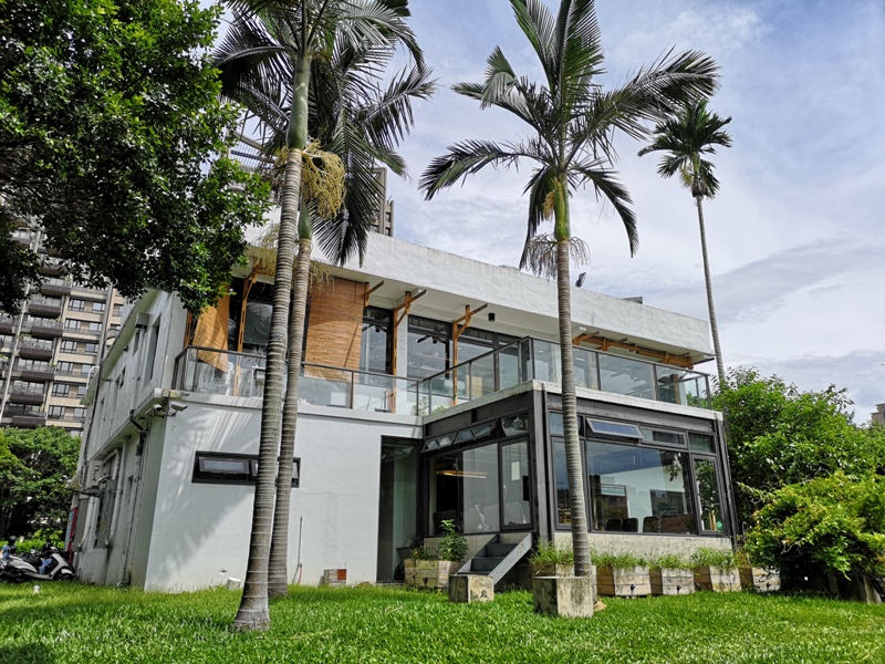 redbrick25 竹北-新瓦屋紅瓦紫藤 在花園也是花園的超綠意咖啡館