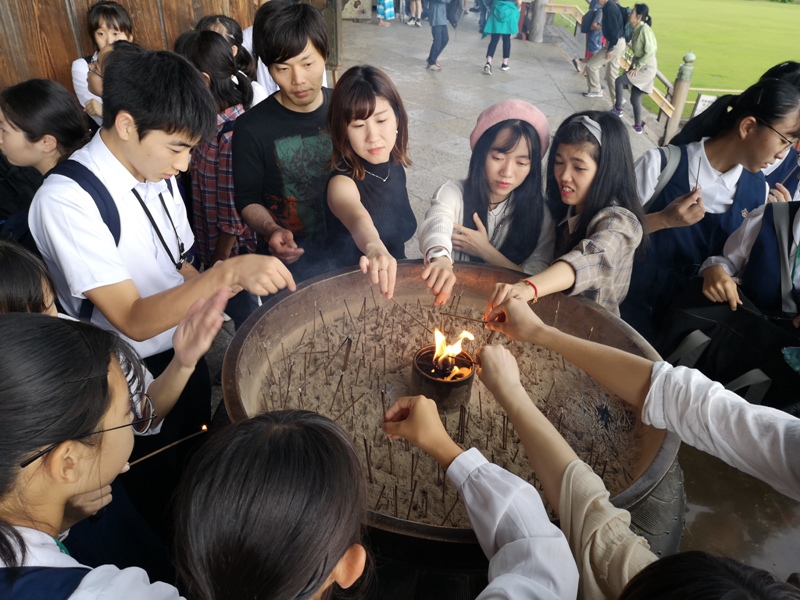 todaiji08 Nara-奈良小旅遊 世界文化遺產 東大寺&春日大社 搶食仙貝的小鹿亂撞