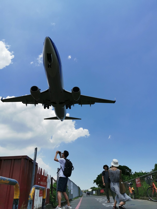 中山-飛機巷(濱江街180巷)賞飛機…臨場感十足的賞機熱點