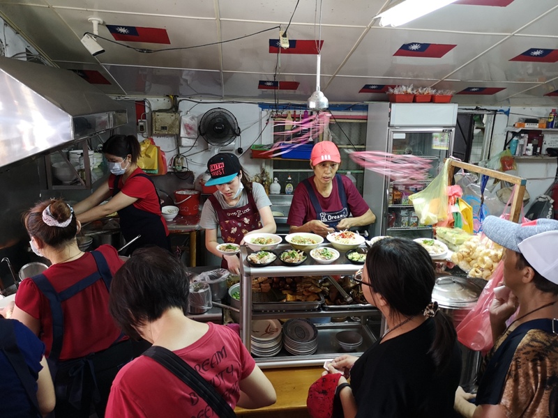 flagricenoodles074110 中壢-張老旺的國旗屋九旺米干 忠貞市場超人氣米干店