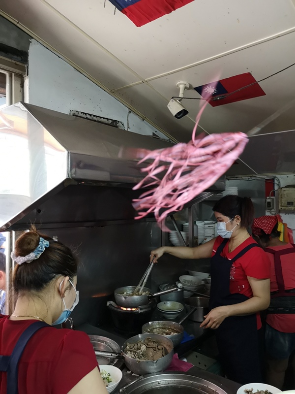 flagricenoodles074112 中壢-張老旺的國旗屋九旺米干 忠貞市場超人氣米干店