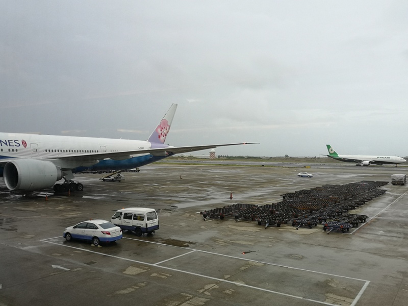 flypvg03 201908桃園浦東 買票登機一氣呵成 釜山取消立馬改飛上海 零計劃