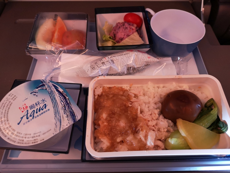 flypvg05 201908桃園浦東 買票登機一氣呵成 釜山取消立馬改飛上海 零計劃