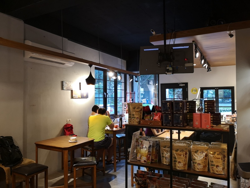 freeman7 龍潭-野人獻曝 簡單像客廳一般的咖啡館