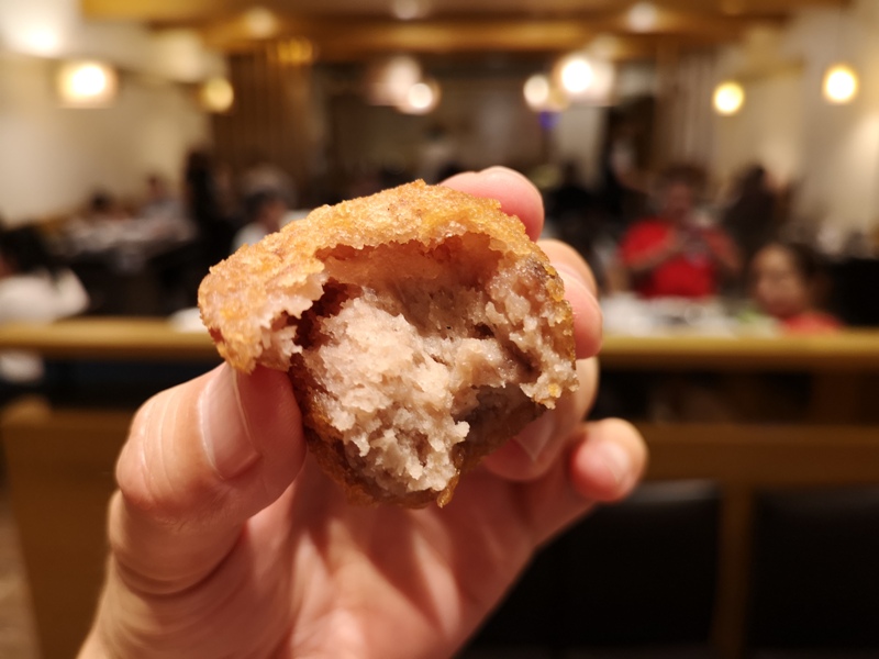 liuyuzi13 中山-劉芋仔 蛋黃芋餅香酥芋丸 米其林必比登推薦 人龍等待的芋頭小點