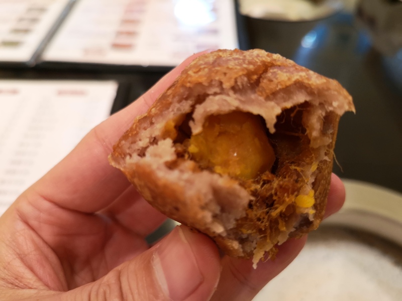 liuyuzi14 中山-劉芋仔 蛋黃芋餅香酥芋丸 米其林必比登推薦 人龍等待的芋頭小點