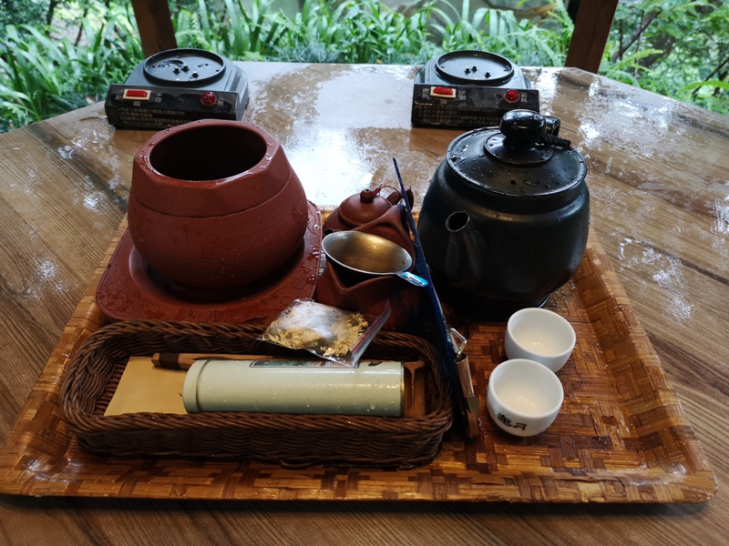 yyteahouse37 文山-貓空邀月茶坊 雨中的清涼 蛙鳴鳥叫的陪伴 一個下午的悠閒