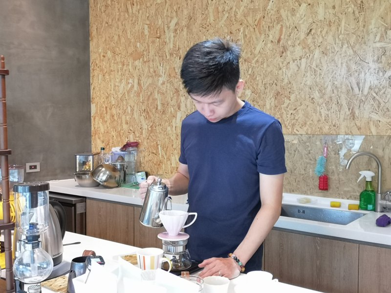 againagain09 中壢-再再之在 車庫改裝的咖啡空間 香氣滿溢