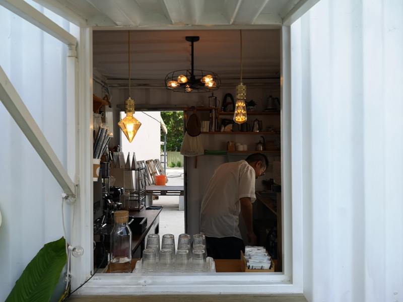 cocacoffee12 竹北-Coca Coffee超網美夢幻手沖咖啡吧...貨櫃屋概念的熱...