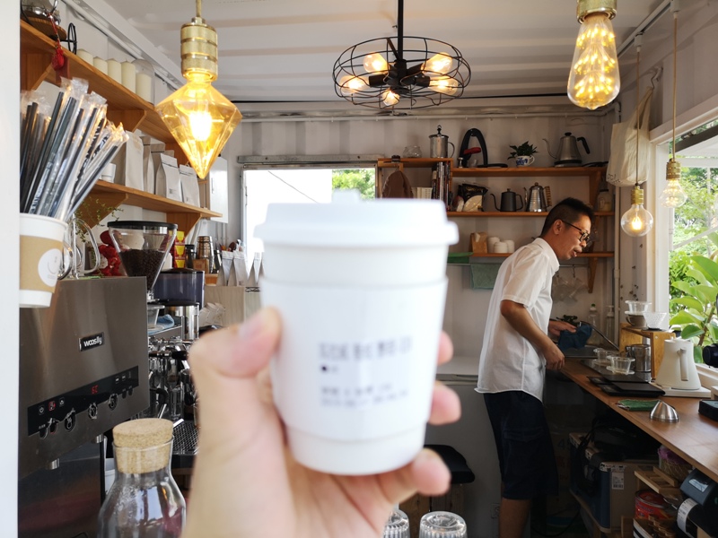 cocacoffee20 竹北-Coca Coffee超網美夢幻手沖咖啡吧...貨櫃屋概念的熱...