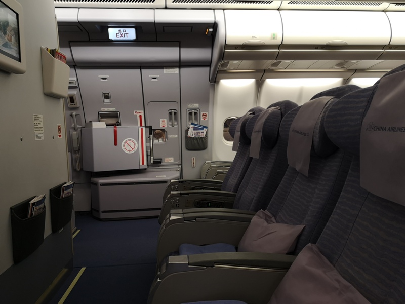 flynarita34 201909桃園成田 小花碳纖維機