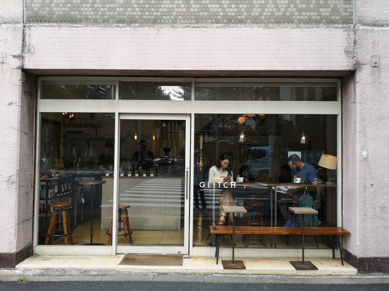 glitch02 Kanda-Glitch Coffee & Roasters神保町書店街 一杯咖啡配本書