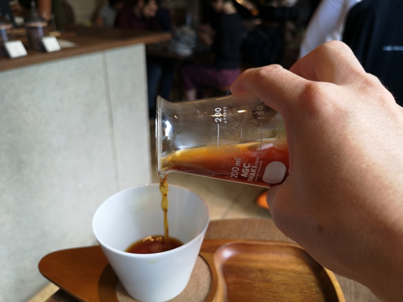 glitch17 Kanda-Glitch Coffee & Roasters神保町書店街 一杯咖啡配本書