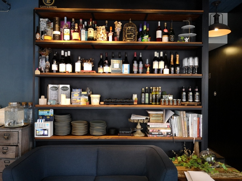 ozcafe05 信義-OZ Cafe & Bistro松露玉米糊油封鴨 招牌果真招牌...鴨腿酥嫩鬆