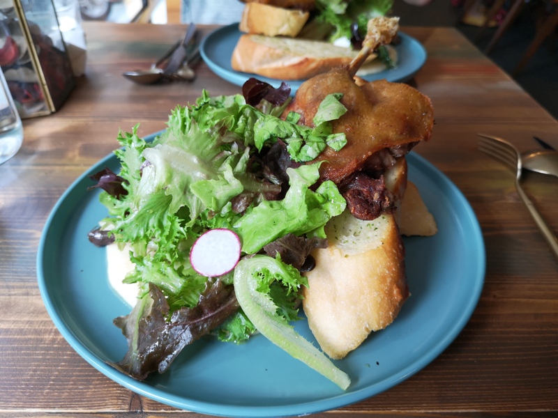 ozcafe12 信義-OZ Cafe & Bistro松露玉米糊油封鴨 招牌果真招牌...鴨腿酥嫩鬆