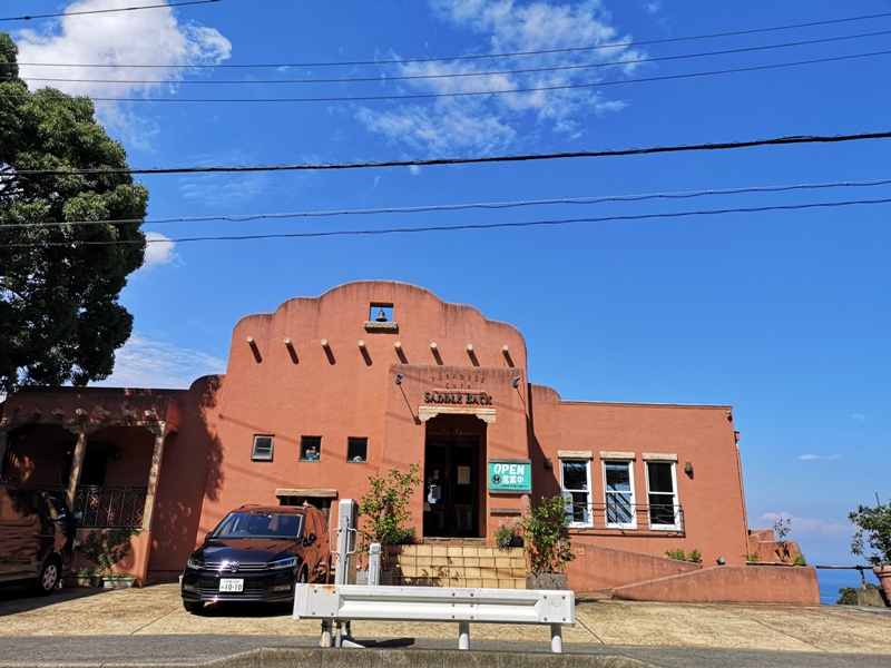 Odawara-Paradise Cafe Saddle Back藍天綠樹海景紅瓦屋 江之浦的景觀咖啡