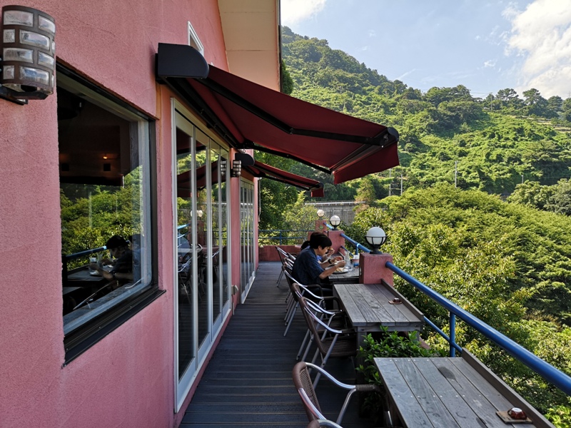 paradisecafe09 Odawara-Paradise Cafe Saddle Back藍天綠樹海景紅瓦屋 江之浦的景觀咖啡