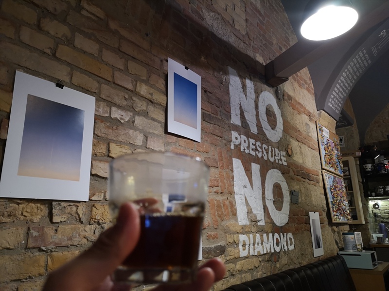 9bar15 Budapest-9 Bar布達佩斯 夜店風咖啡館手沖好喝