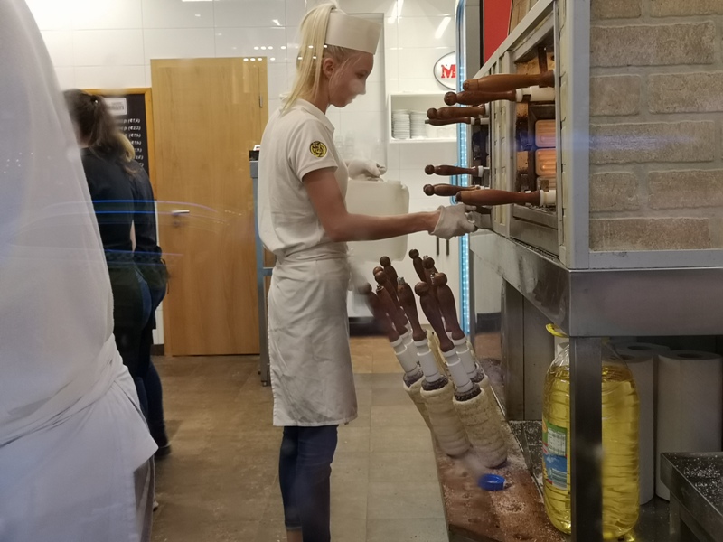 Molnar08 Budapest-布達佩斯煙囪卷Molnar's kurtoskalacs東歐品嚐在地甜點 啊!就麵包..哈