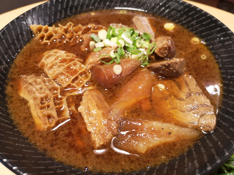 antoniobeefbar09 竹北-安東牛麵吧 牛肉麵與酒的火花...創意搭配 牛肉麵湯甜肉嫩