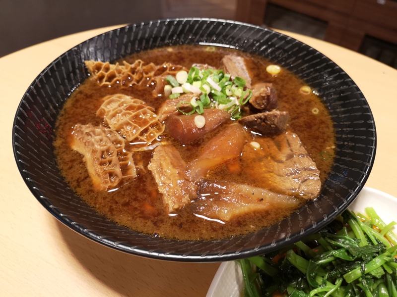 antoniobeefbar10 竹北-安東牛麵吧 牛肉麵與酒的火花...創意搭配 牛肉麵湯甜肉嫩