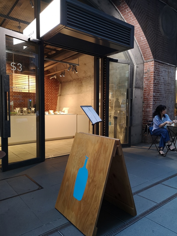 Kanda-Blue Bottle 神田萬世橋店 喝咖啡感受電車轟隆轟隆的臨場感