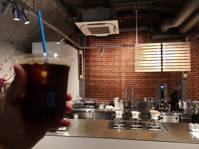 bluebottlemansei110107 Kanda-Blue Bottle 神田萬世橋店 喝咖啡感受電車轟隆轟隆的臨場感