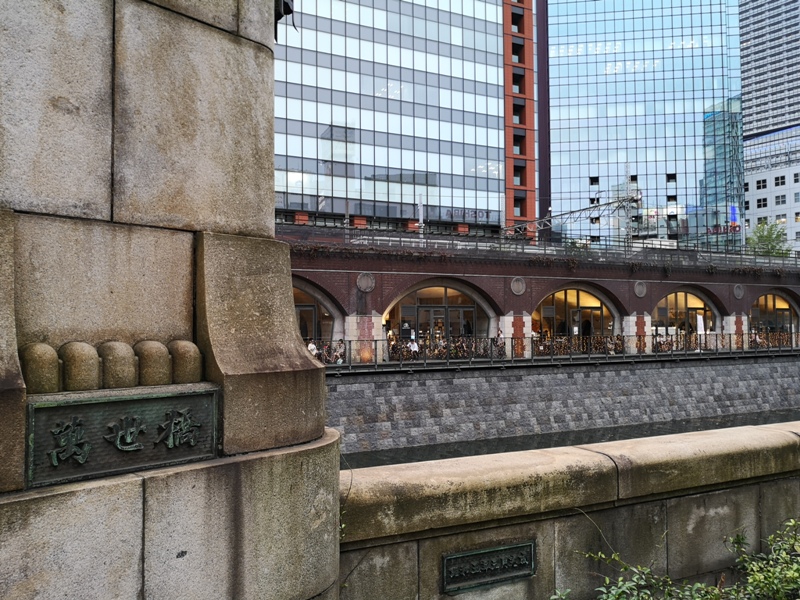 bluebottlemansei110110 Kanda-Blue Bottle 神田萬世橋店 喝咖啡感受電車轟隆轟隆的臨場感