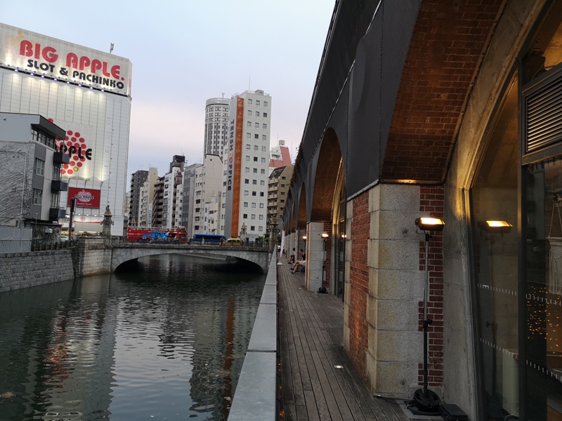 bluebottlemansei110111 Kanda-Blue Bottle 神田萬世橋店 喝咖啡感受電車轟隆轟隆的臨場感