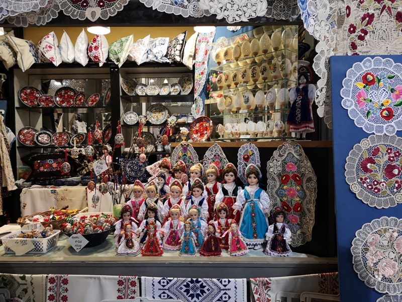 budapestcentralmarket21 Budapest-本地人的菜市場 觀光客的遊樂場 布達佩斯的中央市場Nagy Vásárcsarnok(Central Market)