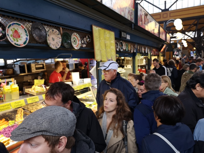 budapestcentralmarket28 Budapest-本地人的菜市場 觀光客的遊樂場 布達佩斯的中央市場Nagy Vásárcsarnok(Central Market)