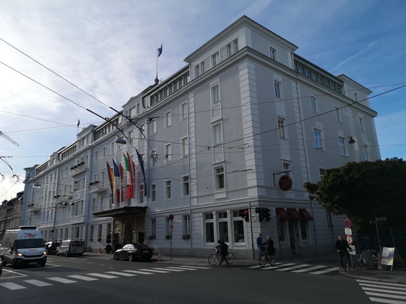 cafesacher01 Salzburg-薩爾斯堡Cafe Sacher沙河飯店吃沙河蛋糕 奧地利國寶甜點