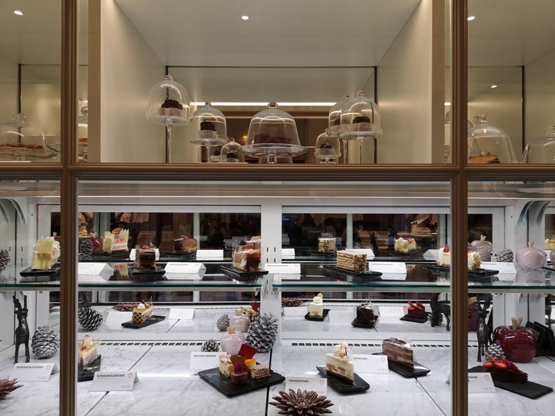 cafesacher04 Salzburg-薩爾斯堡Cafe Sacher沙河飯店吃沙河蛋糕 奧地利國寶甜點