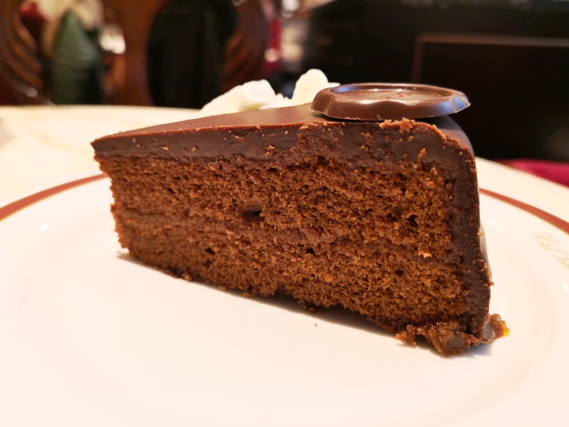 cafesacher13 Salzburg-薩爾斯堡Cafe Sacher沙河飯店吃沙河蛋糕 奧地利國寶甜點