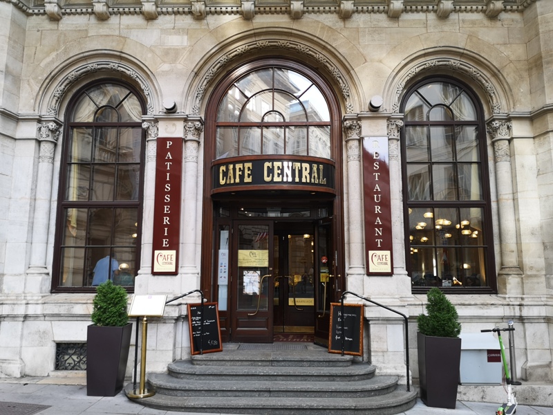 centralcafevie02 Vienna-Central Cafe我不在咖啡館 就在去咖啡館的路上 世界最美咖啡館之維也納中央咖啡館